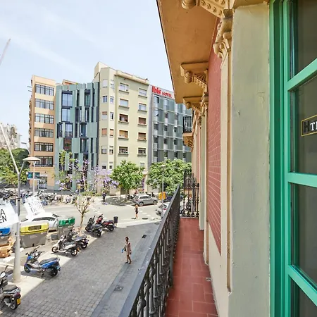 Apart-Suites Hostemplo * Barcelona